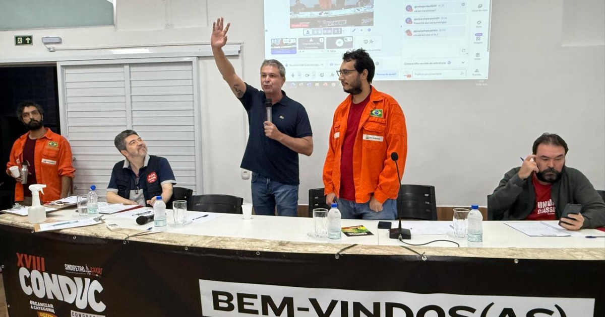 Lindbergh Farias: “Família Bolsonaro é gestora de um projeto de recolonização da América Latina”